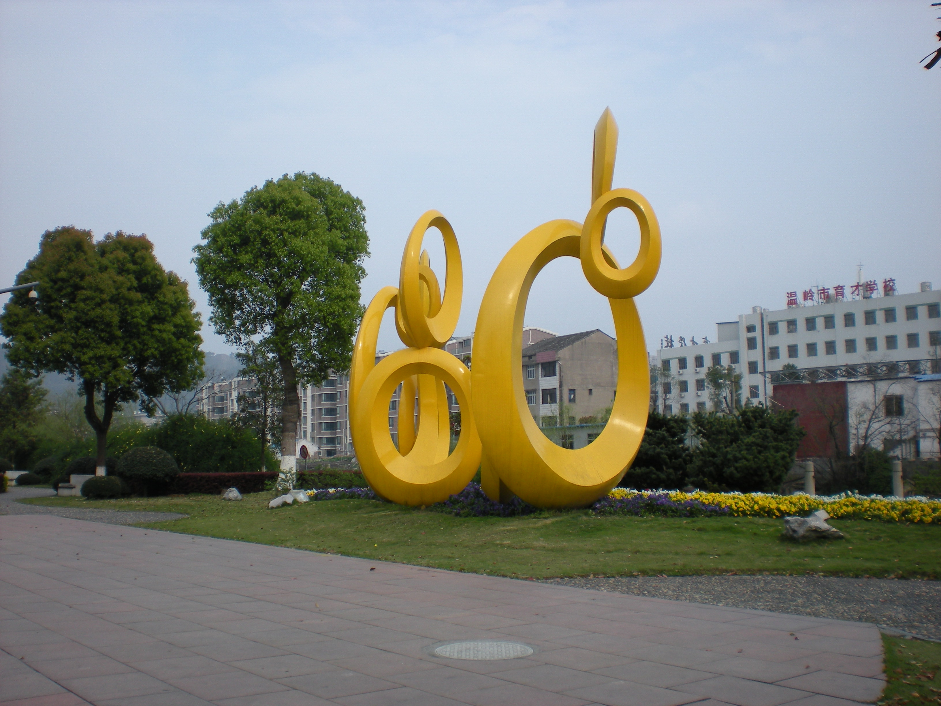 不銹鋼雕塑在市場(chǎng)上應用率高的原 ..
