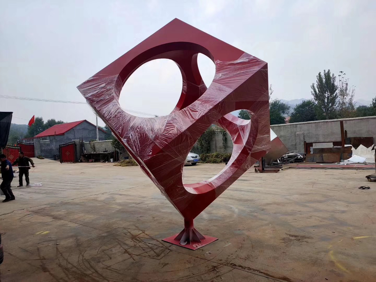 廣場(chǎng)立體方塊旋轉不銹鋼雕塑
