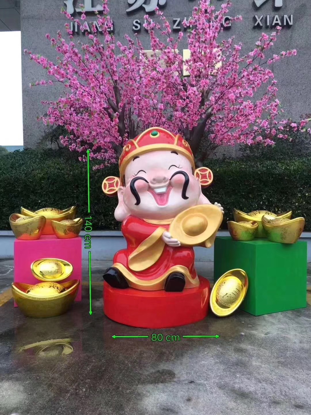 使用不銹鋼做雕塑的優(yōu)勢有哪些？
